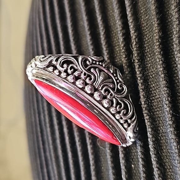 Silver ring with red coral - Picture 1 of 5